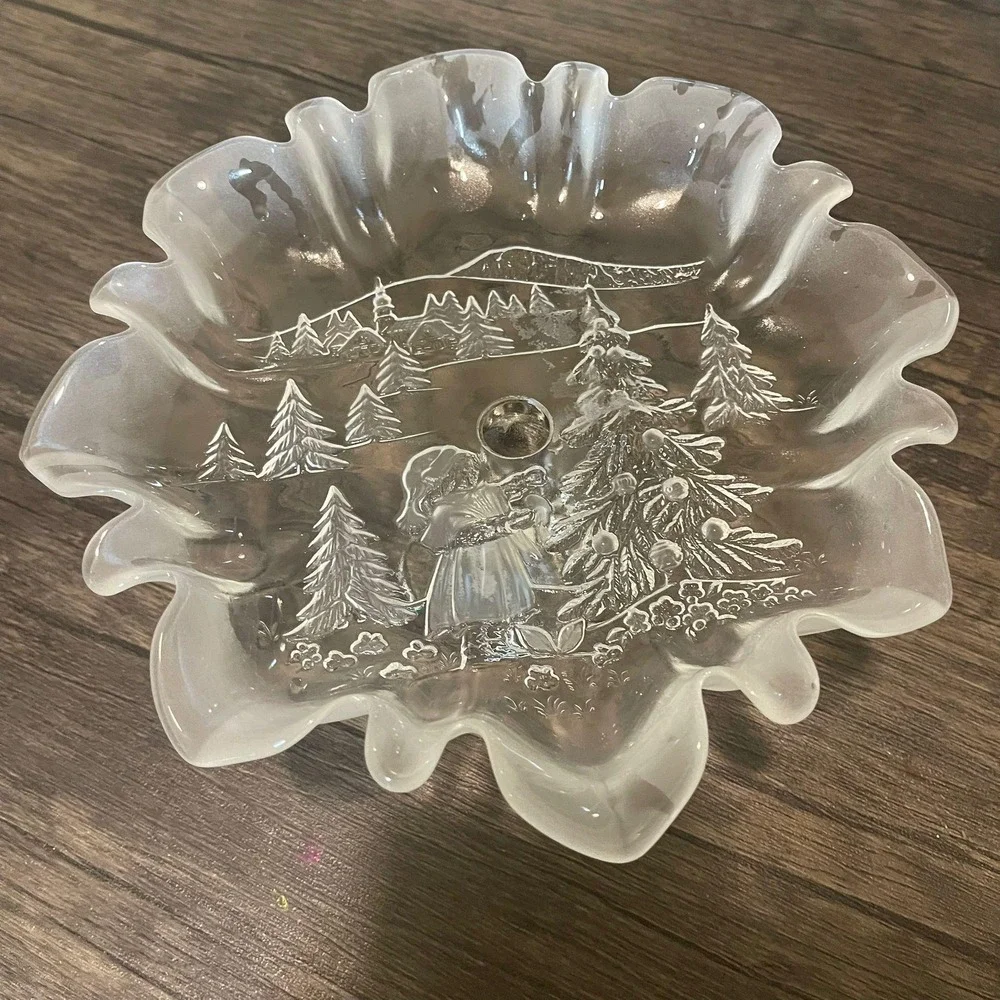 Mikasa Crystal Ruffle Edge Frosted Glass Christmas Pedestal Cookie Platter‎ Dish